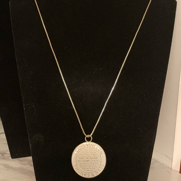 Louis Vuitton Trunk and Bags Pendant Large - Picture 3 of 4